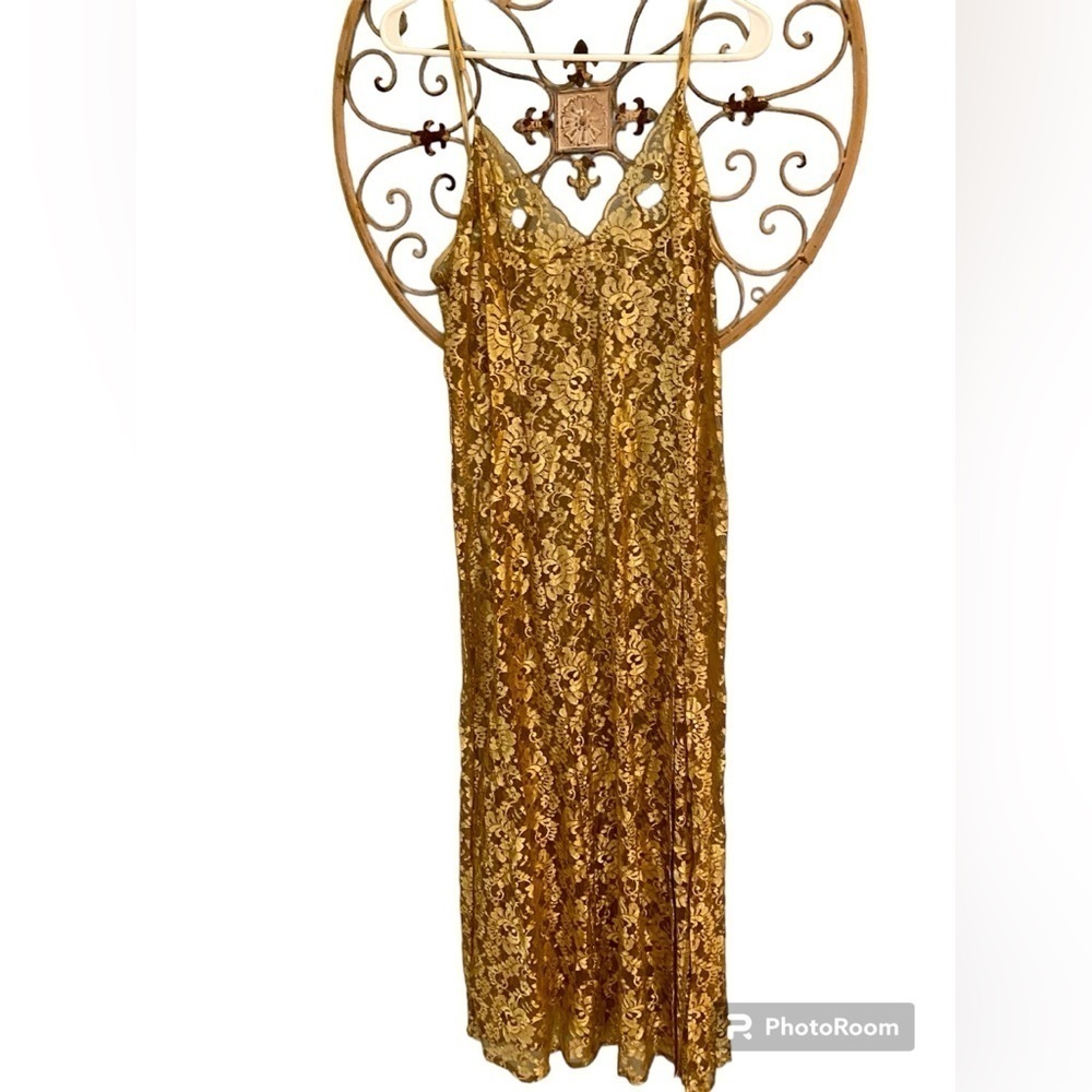 Vintage Y2k Victoria's Secret  gold lace Slip Gown, in like new condition